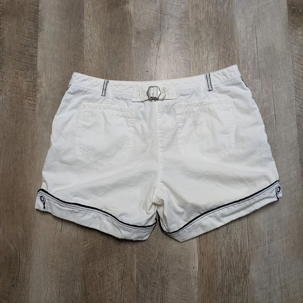 White House Black Market White Shorts black Trim Size 8 - Picture 7 of 10